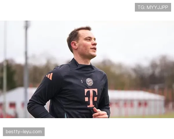 诺伊尔门将崭露惊人潜力，球队高层寄予厚望