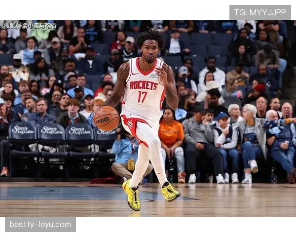 阿德耶米展现惊人进攻潜力，被寄望成为球队锋线新星