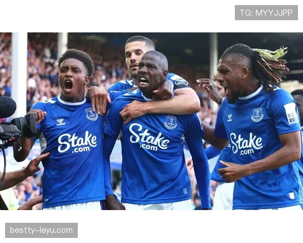 埃弗顿状态回暖迎关键赛季，全力冲击欧战资格