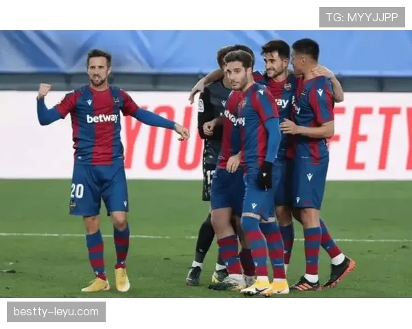 塞维利亚中场持续展现组织才华，有望为球队进攻注入全新活力