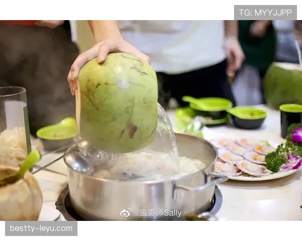 赵睿训练完直接打飞的去三亚吃椰子鸡，这谁顶得住啊