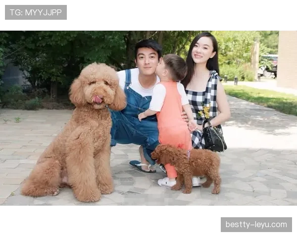 李小鹏家的狗吃的都比我一个月工资还贵